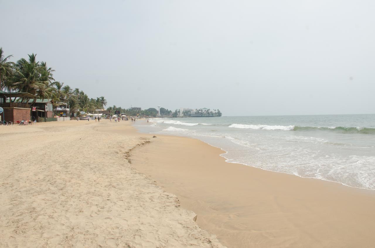 Colombo Lavinia Beach Hostel Dehiwala-Mount Lavinia Eksteriør bilde