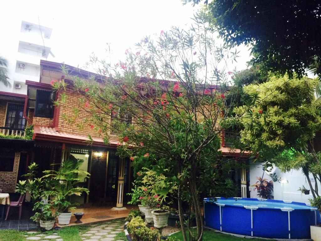Colombo Lavinia Beach Hostel Dehiwala-Mount Lavinia Eksteriør bilde